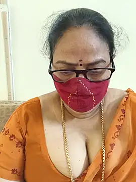 Snapshot of heera-rani chatting on 21, 6, 2026 heera-rani online show from 21, 6, 2026