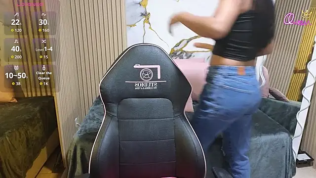 Lexy tay online show from 6, 4, 2026