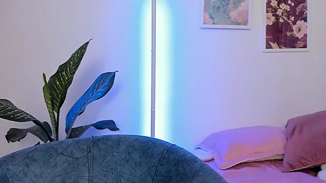 canelleGarces online show from 24, 4, 2026