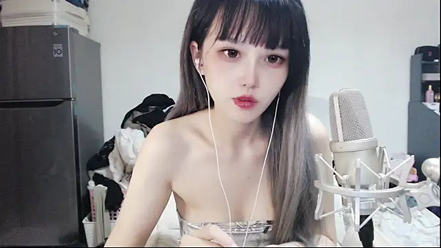 twlilybae online show from 19, 6, 2026