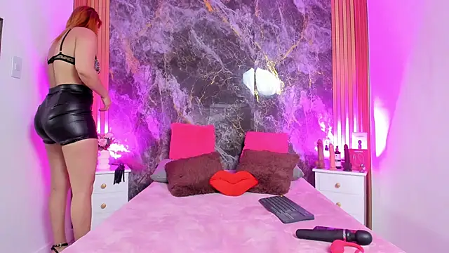 Snapshot of MIIRANDAHOT chatting on 10, 11, 2025 MIIRANDAHOT online show from 10, 11, 2025