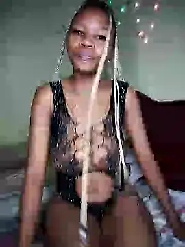 Seductive Yellow Titties online show from 13, 2, 2026