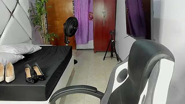 KikaDuque online show from 26, 9, 2025