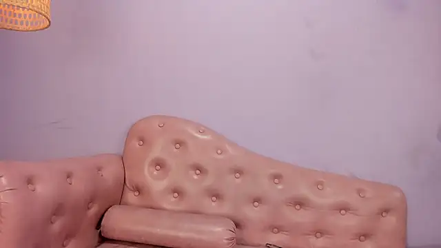 KikaDuque online show from 8, 4, 2026