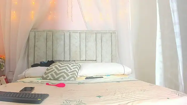 Rachellcooperrr online show from 7, 11, 2025