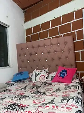 Rachellcooperrr online show from 2, 12, 2025