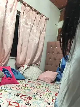 Rachellcooperrr online show from 21, 12, 2025