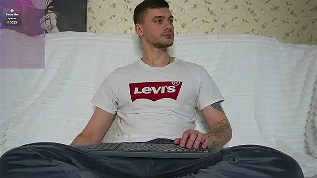 johnstoneisland online show from 30, 4, 2026