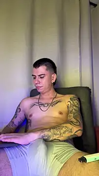 Snapshot of chris_suarez chatting on 20, 6, 2026 chris suarez online show from 20, 6, 2026