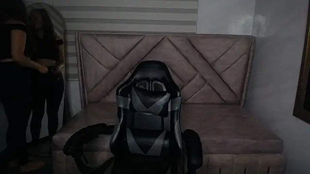 Snapshot of Luna_Star_v chatting on 8, 10, 2025 Luna Star v online show from 8, 10, 2025