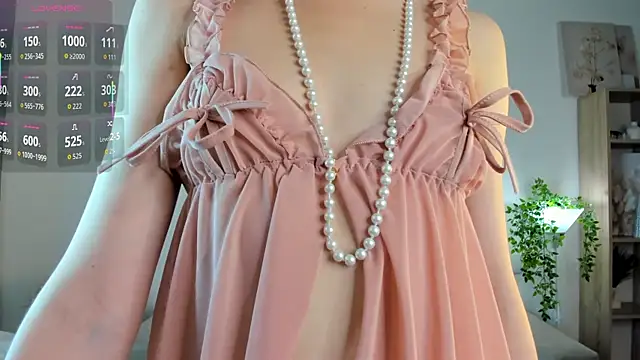 Snapshot of Ice_Strawberry chatting on 21, 11, 2025 Ice Strawberry online show from 21, 11, 2025