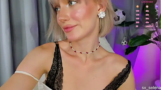 Ice Strawberry online show from 7, 7, 2026