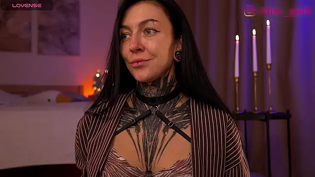 Snapshot of Alise_Eve_ chatting on 23, 11, 2025 Alise Eve online show from 23, 11, 2025