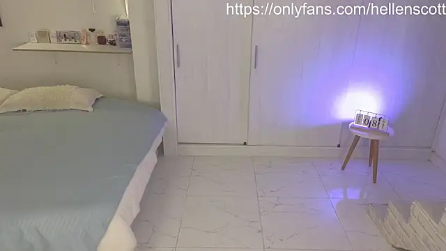 HellennScott online show from 9, 9, 2025