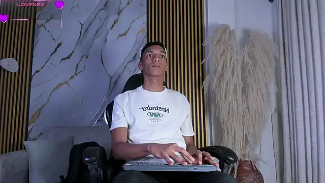 JulienSaint online show from 5, 4, 2026