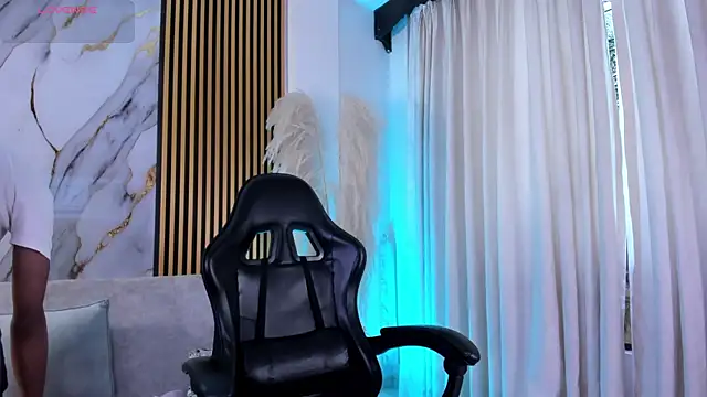 Snapshot of JulienSaint chatting on 30, 4, 2026 JulienSaint online show from 30, 4, 2026