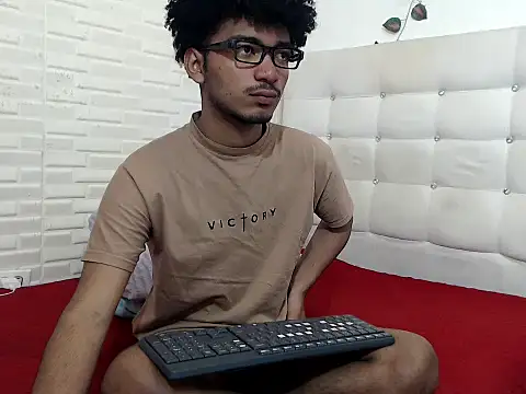 felipecams123 online show from 24, 9, 2025