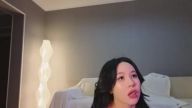 Snapshot of lunajii chatting on 14, 12, 2025 lunajii online show from 14, 12, 2025