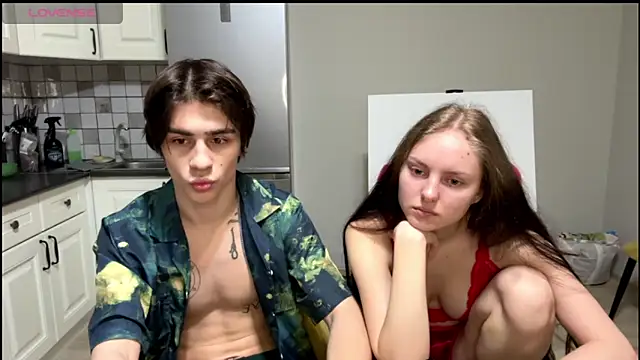 Snapshot of flowerscouple chatting on 2, 3, 2026 flowerscouple online show from 2, 3, 2026