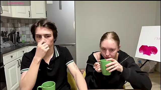 Snapshot of flowerscouple chatting on 6, 3, 2026 flowerscouple online show from 6, 3, 2026