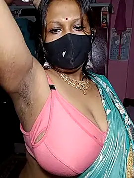 Snapshot of Hotty-rosni chatting on 9, 11, 2025 Hotty-rosni online show from 9, 11, 2025