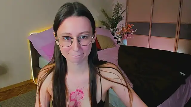 YourLovellyStory online show from 19, 4, 2026