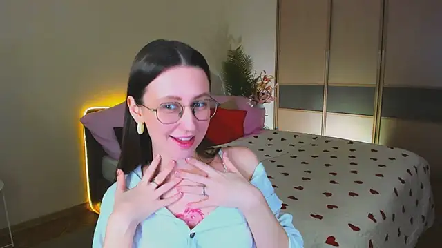 YourLovellyStory online show from 26, 4, 2026