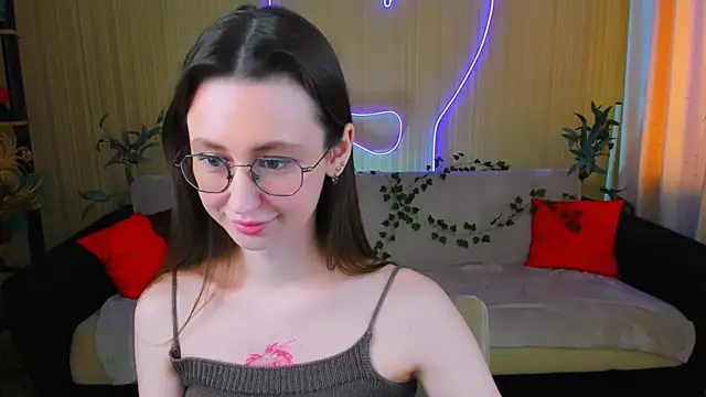 Snapshot of YourLovellyStory chatting on 9, 5, 2026 YourLovellyStory online show from 9, 5, 2026