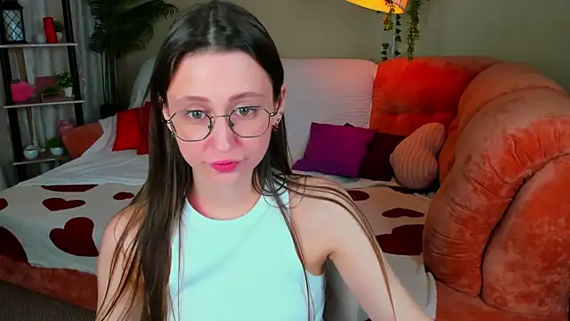 Snapshot of YourLovellyStory chatting on 31, 5, 2026 YourLovellyStory online show from 31, 5, 2026