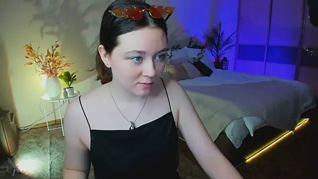 AlluringLookk online show from 13, 11, 2025