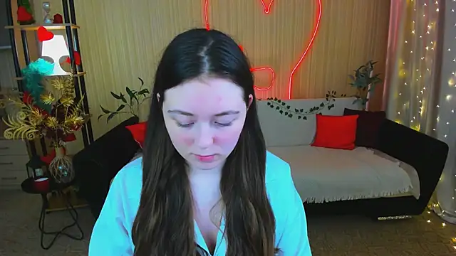 AlluringLookk online show from 19, 4, 2026