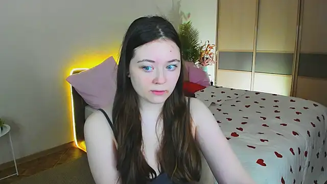 AlluringLookk online show from 28, 4, 2026