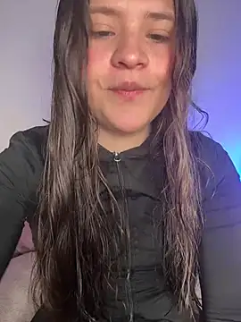 Emilyybennet  online show from 23, 7, 2026