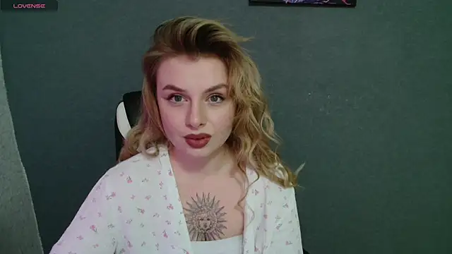 AngelicaHollywood online show from 6, 11, 2025