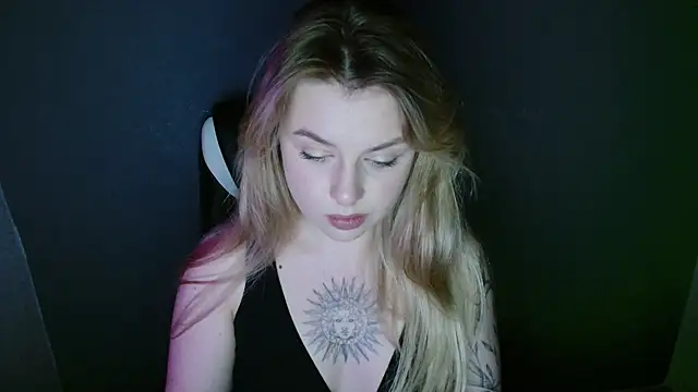 AngelicaHollywood online show from 18, 11, 2025