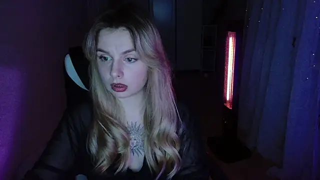 AngelicaHollywood online show from 4, 12, 2025