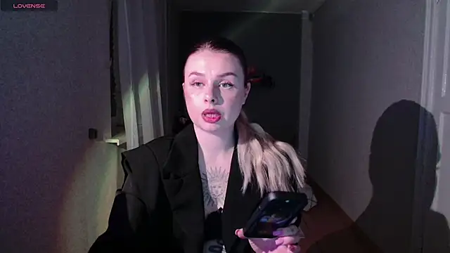 Snapshot of AngelicaHollywood chatting on 7, 6, 2026 AngelicaHollywood online show from 7, 6, 2026