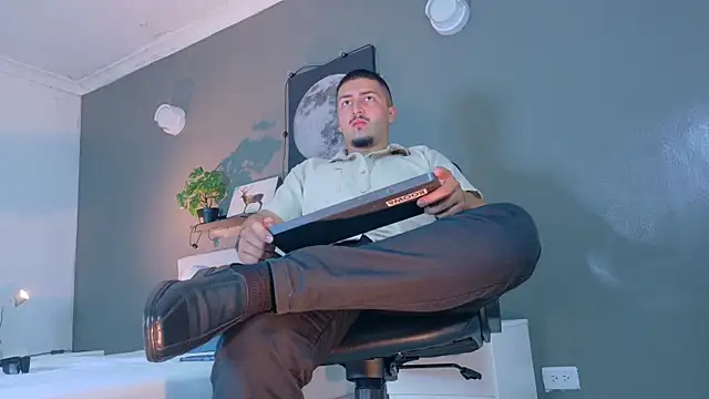 Snapshot of MrFox__ chatting on 21, 11, 2025 MrFox online show from 21, 11, 2025