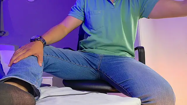 Snapshot of MrFox__ chatting on 2, 12, 2025 MrFox online show from 2, 12, 2025