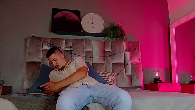 MrFox   online show from 26, 2, 2026