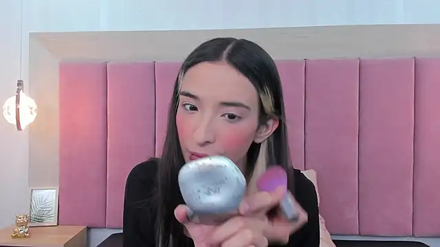 Emilia Bons online show from 1, 10, 2025