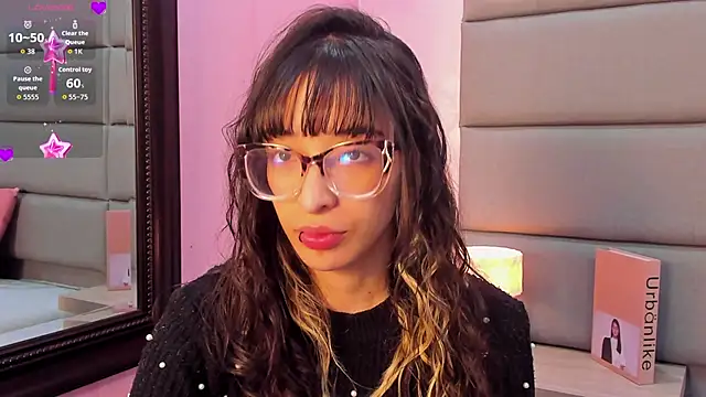 Emilia Bons online show from 28, 4, 2026