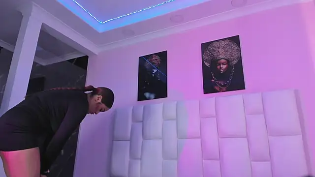 CrisstalStwart online show from 18, 10, 2025