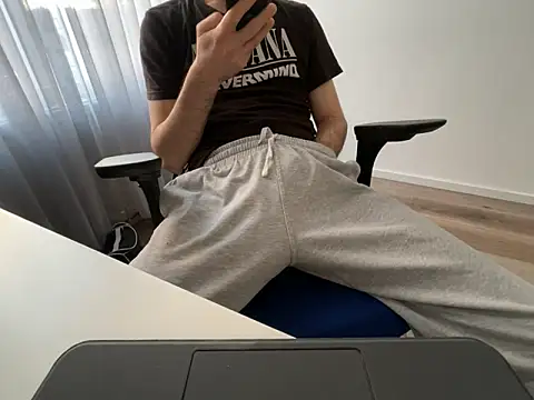 Frankieyyy1 online show from 23, 4, 2026