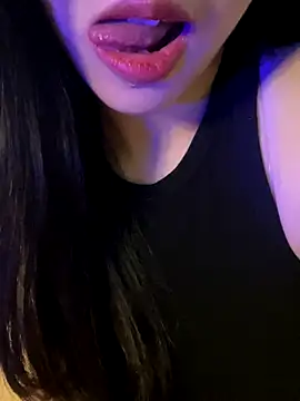 Snapshot of Mon_monbaby chatting on 4, 12, 2025 Mon monbaby online show from 4, 12, 2025