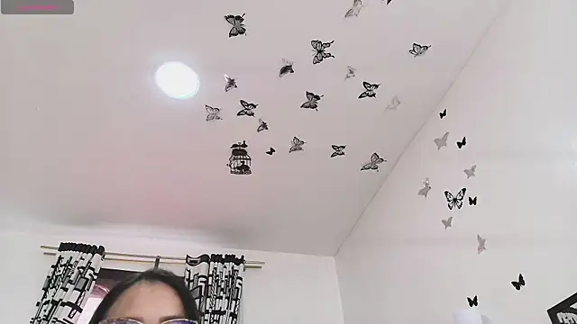 Snapshot of KattyLatina chatting on 10, 9, 2025 KattyLatina online show from 10, 9, 2025