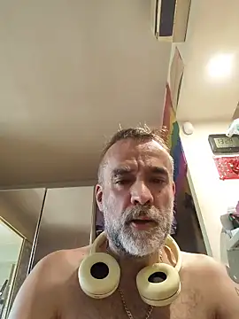 GabyCollado5 online show from 25, 5, 2026