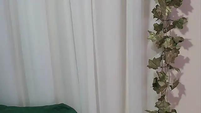 angelainparis28 online show from 4, 10, 2025