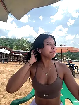 Snapshot of lynn9000 chatting on 18, 9, 2025 lynn9000 online show from 18, 9, 2025