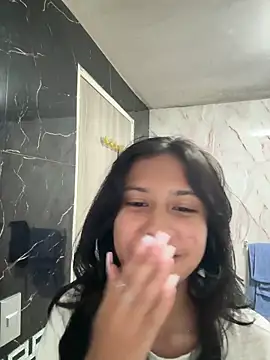 Snapshot of lynn9000 chatting on 30, 9, 2025 lynn9000 online show from 30, 9, 2025